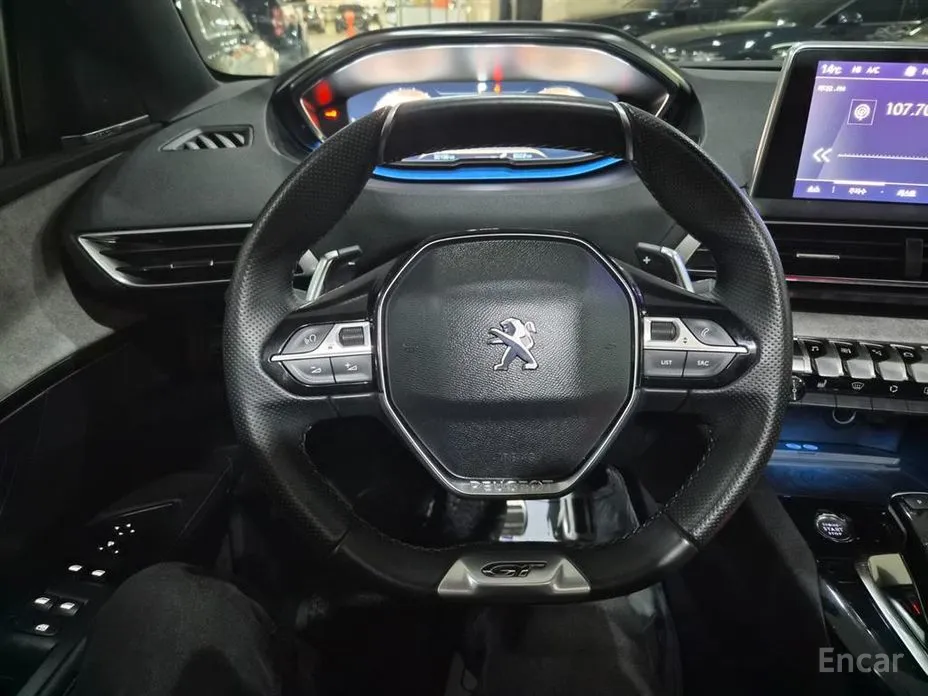 Фото 7 - Peugeot 5008