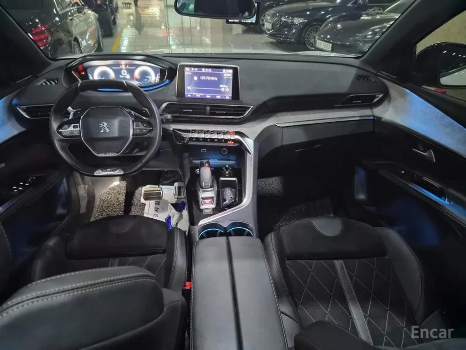 Фото 8 - Peugeot 5008