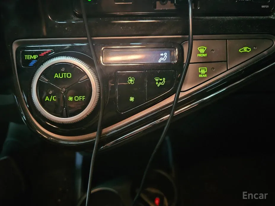 Фото 14 - Toyota Prius