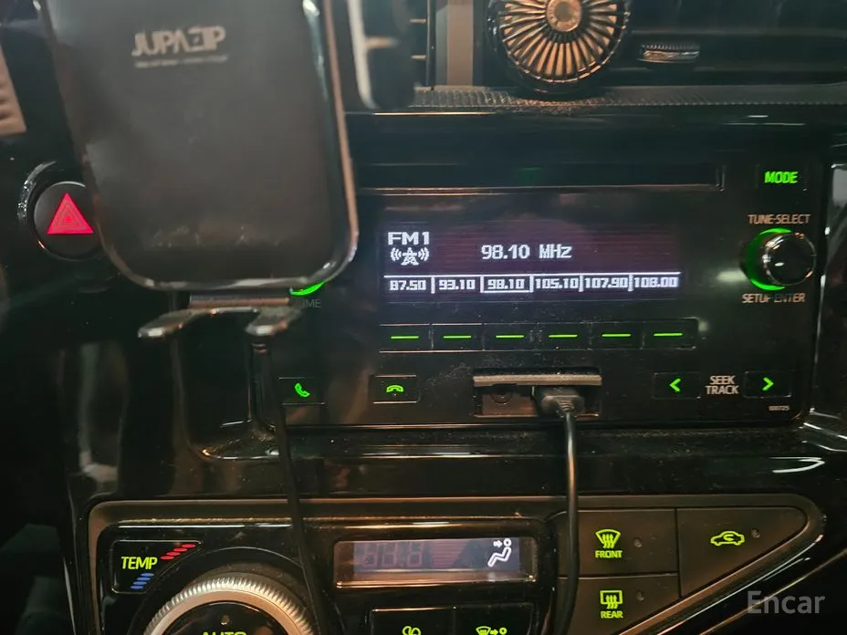 Фото 17 - Toyota Prius