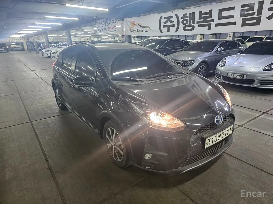 Фото 2 - Toyota Prius