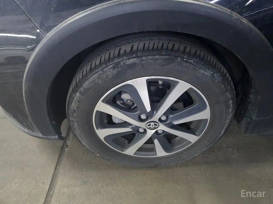 Фото 20 - Toyota Prius