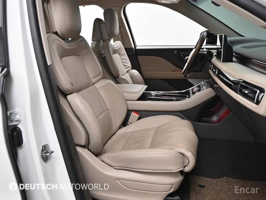 Фото 10 - Lincoln Aviator