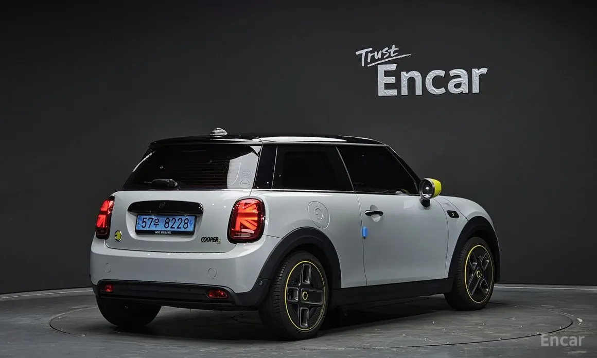 Фото 2 - Mini Cooper