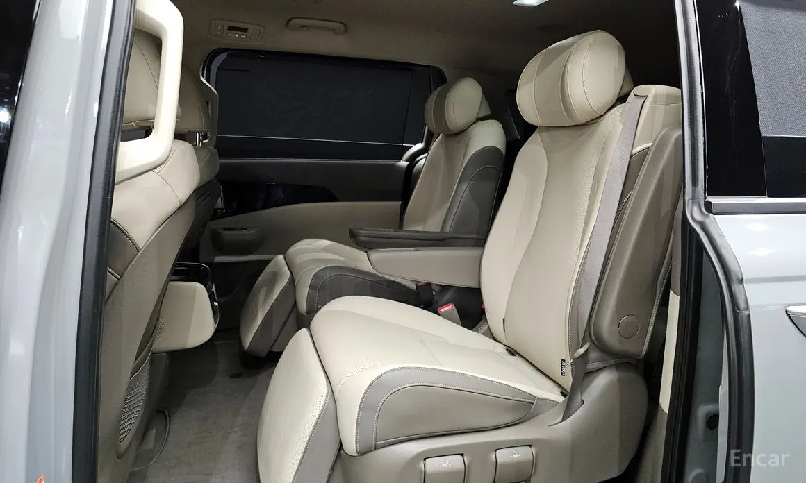 Фото 12 - Kia Carnival