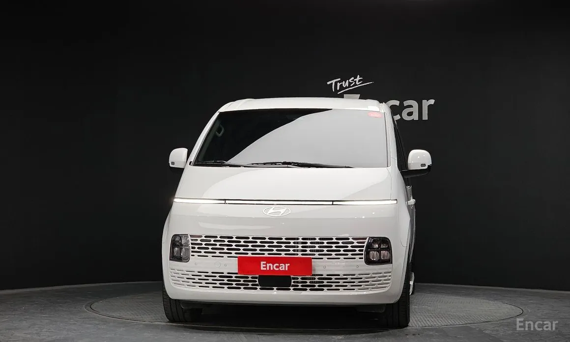 Фото 3 - Hyundai Staria