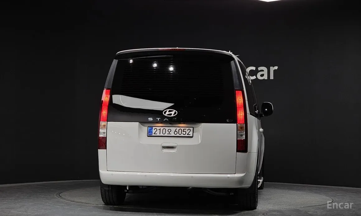 Фото 4 - Hyundai Staria