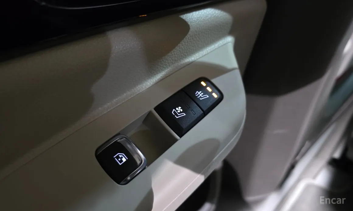 Фото 18 - Kia Carnival