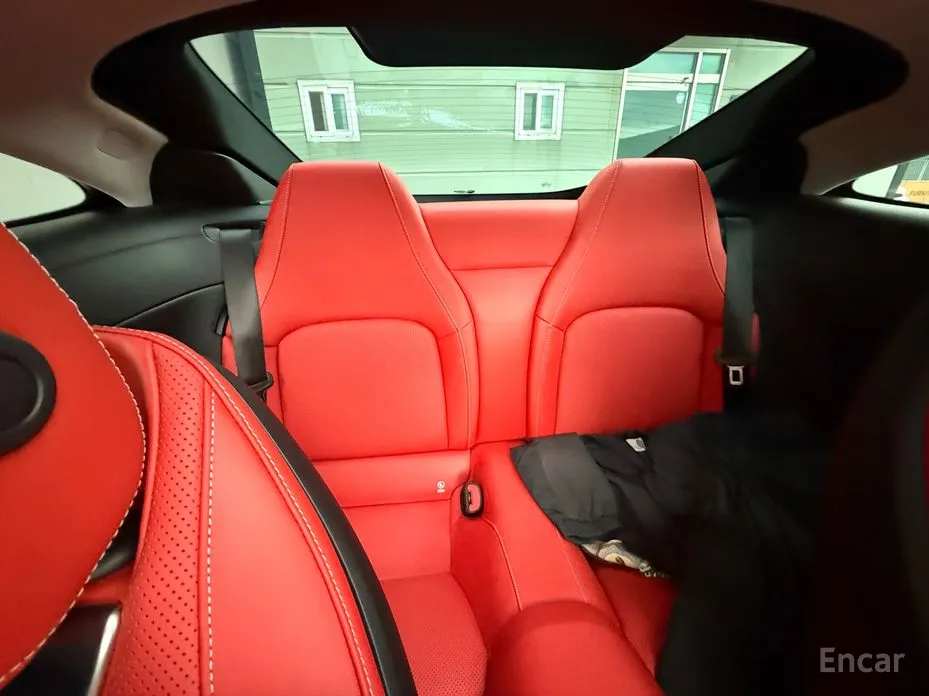 Фото 10 - Mercedes-Benz AMG GT