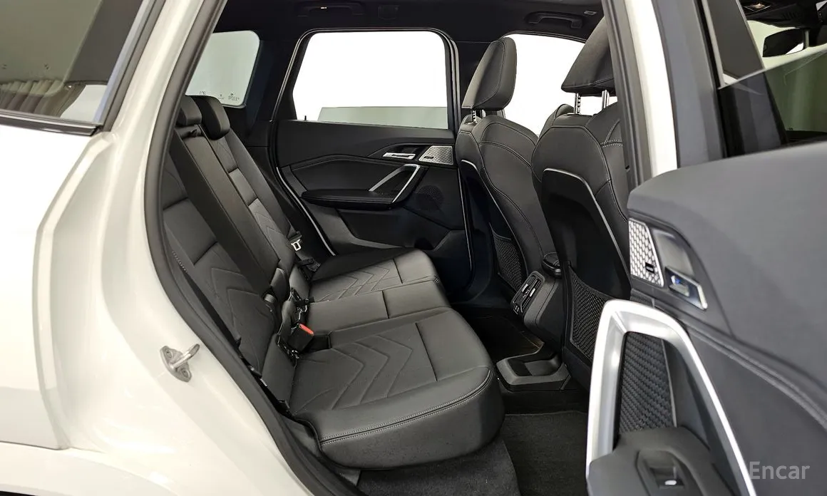 Фото 12 - BMW iX1