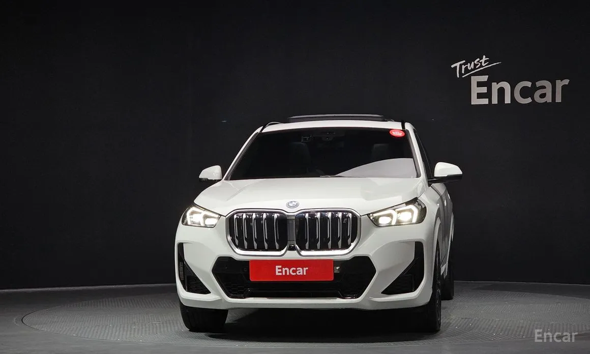 Фото 3 - BMW iX1