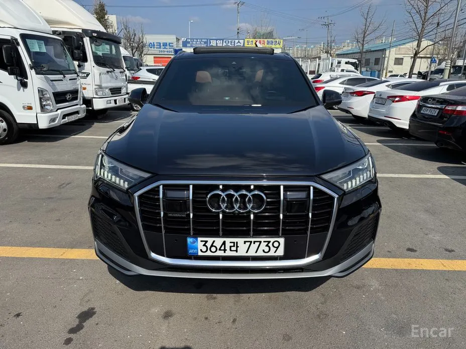 Фото 2 - Audi Q7