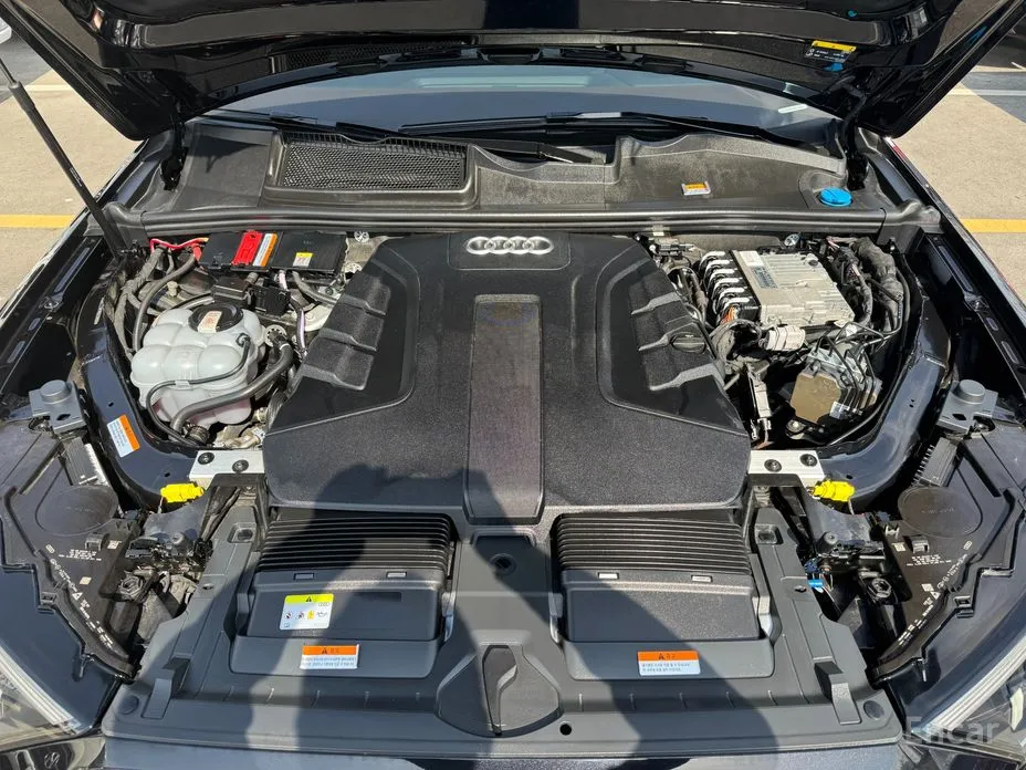 Фото 8 - Audi Q7