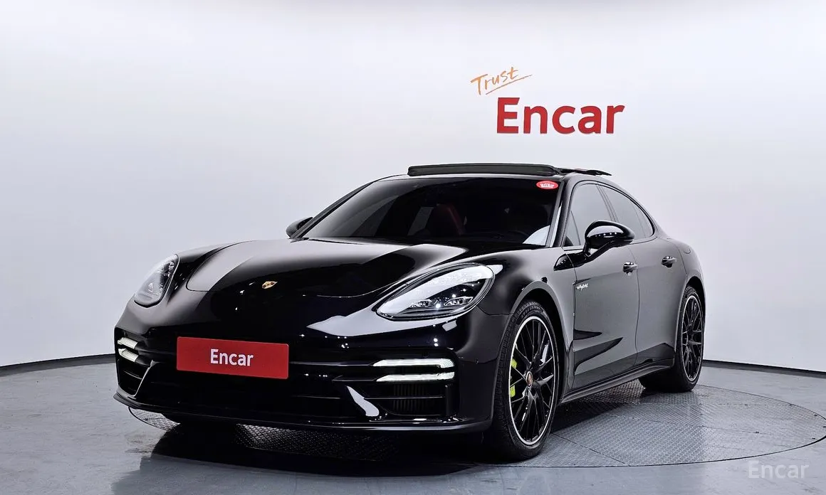 Фото 1 - Porsche Panamera