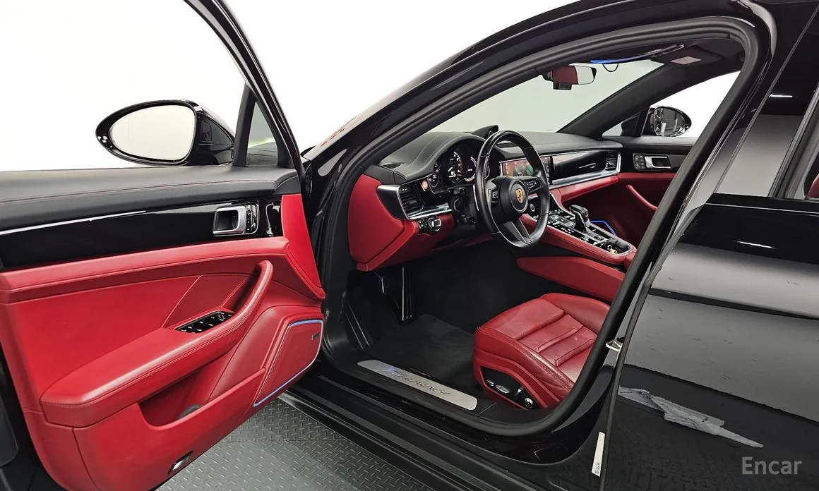 Фото 10 - Porsche Panamera