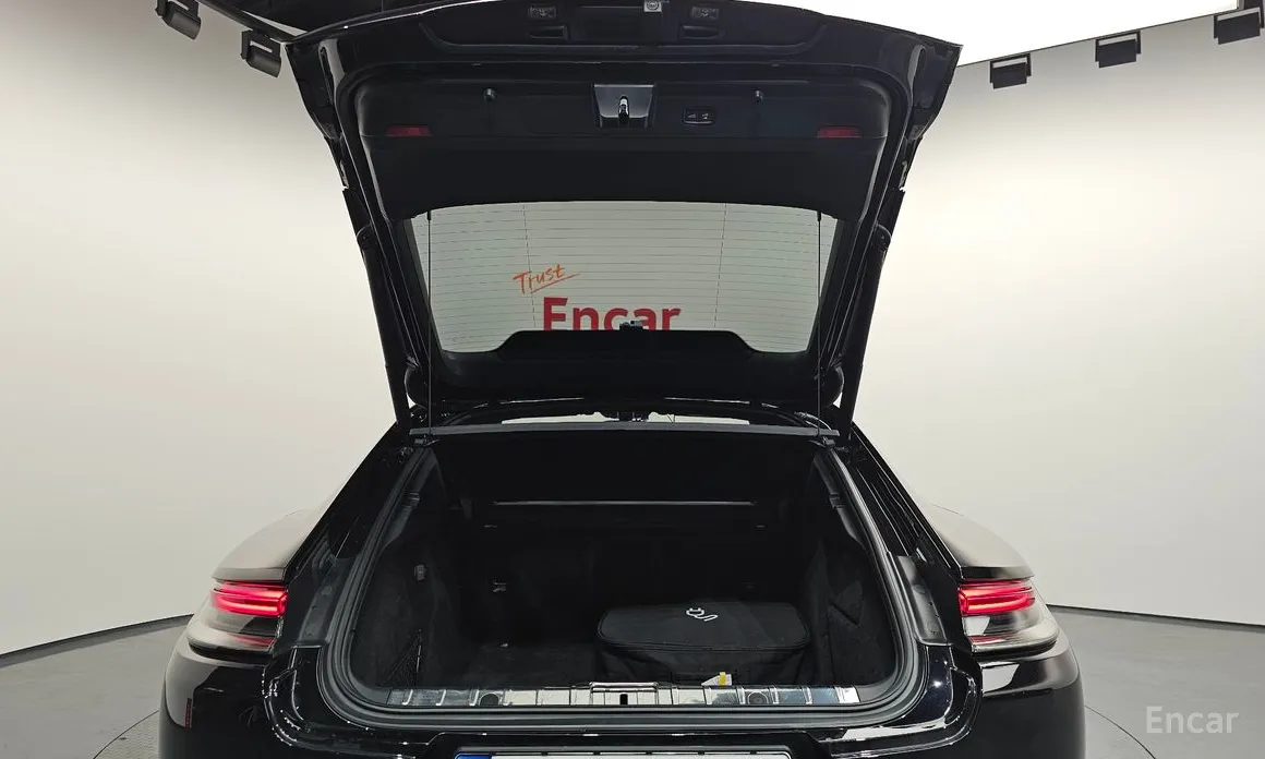 Фото 20 - Porsche Panamera