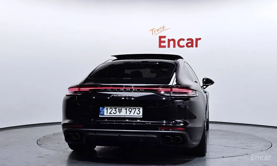 Фото 4 - Porsche Panamera