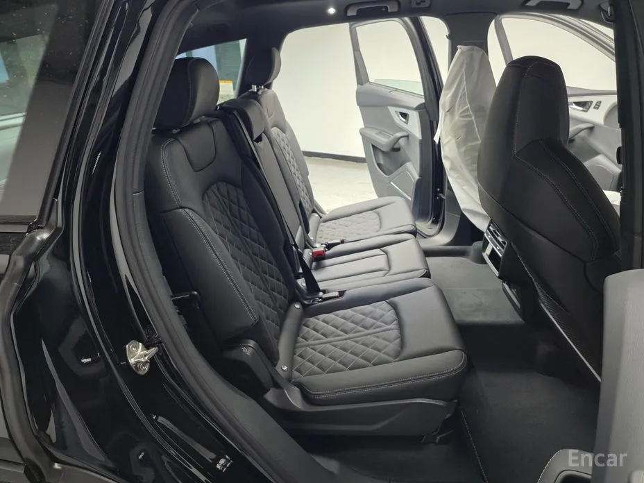 Фото 11 - Audi Q7