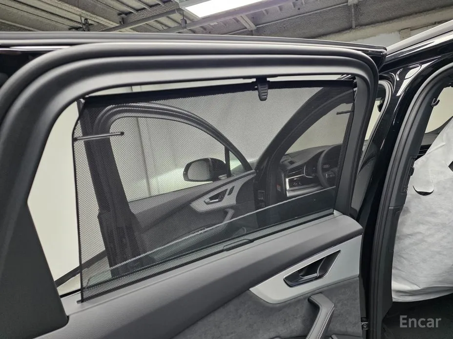 Фото 17 - Audi Q7