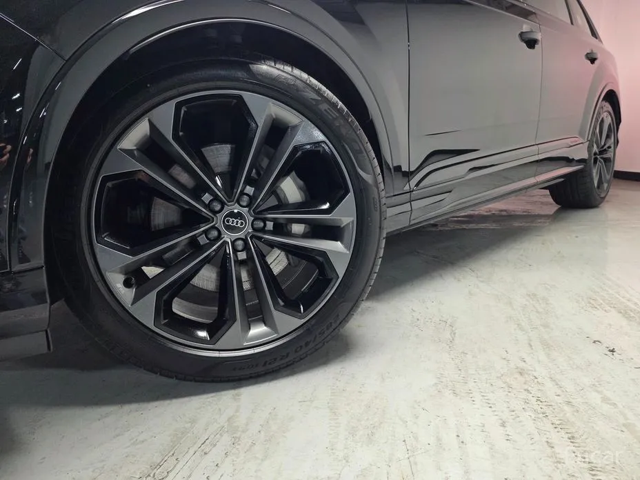 Фото 20 - Audi Q7