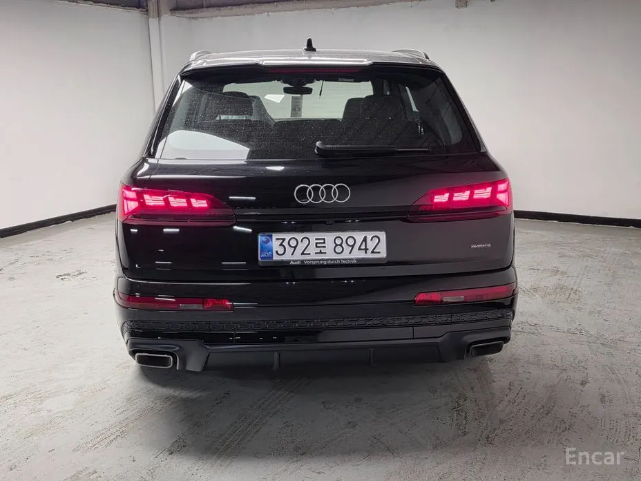 Фото 4 - Audi Q7