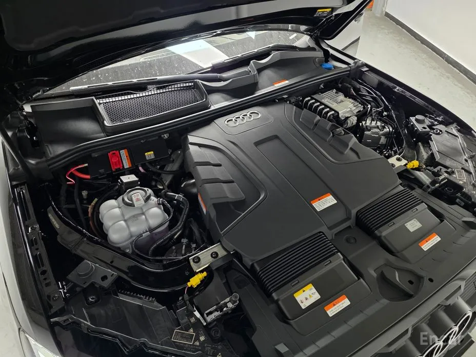 Фото 8 - Audi Q7