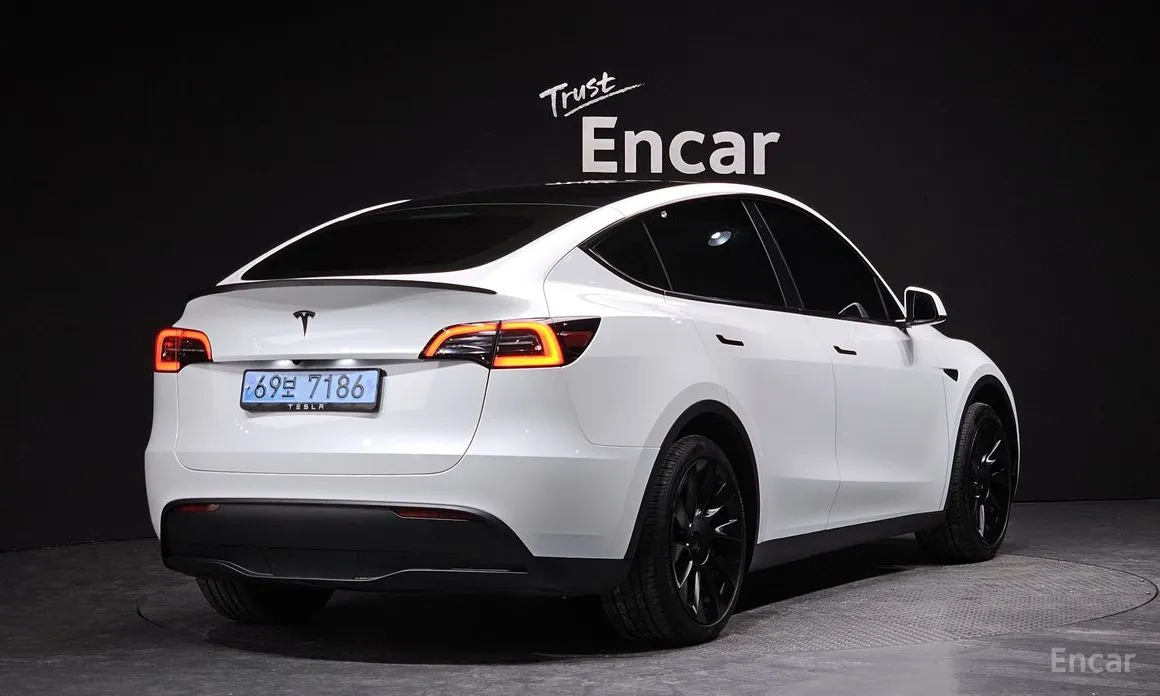 Фото 2 - Tesla Model Y