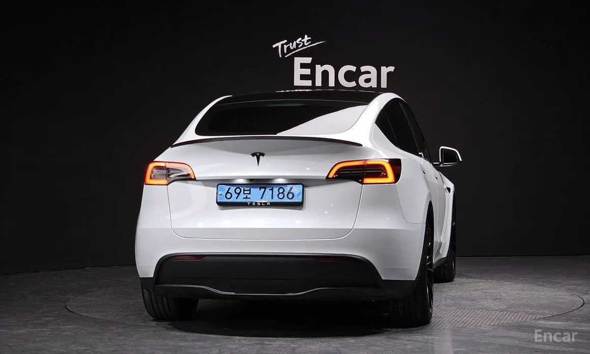 Фото 4 - Tesla Model Y