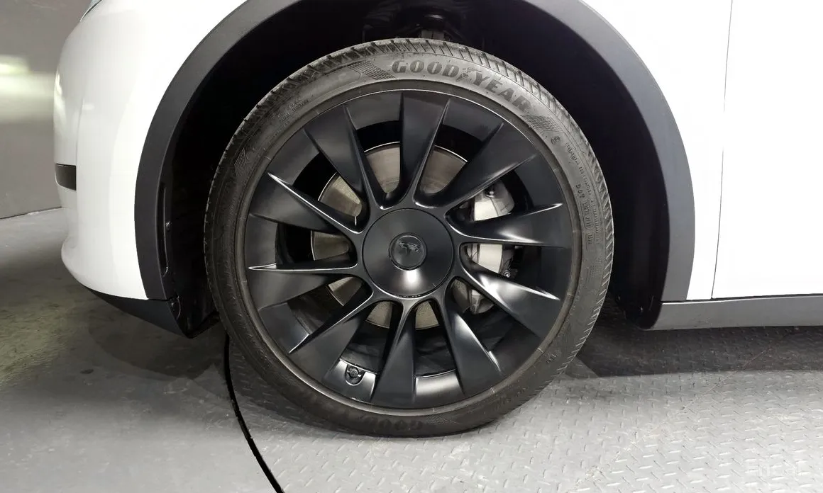 Фото 5 - Tesla Model Y