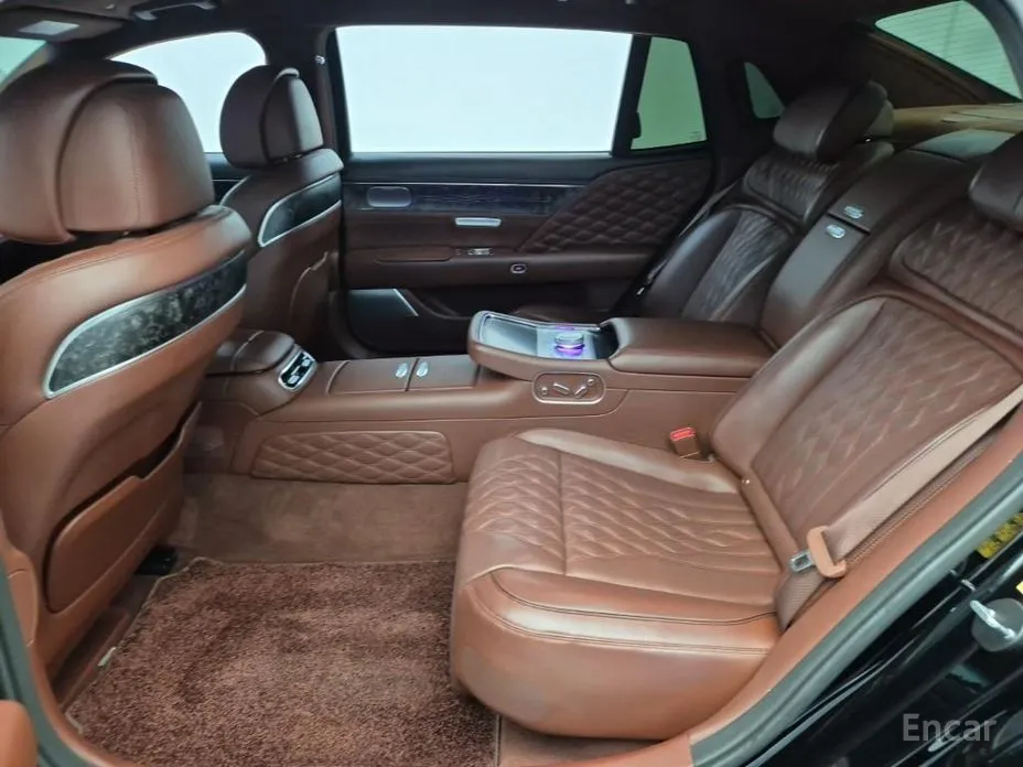 Фото 12 - Genesis G90