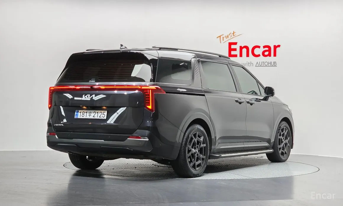 Фото 2 - Kia Carnival