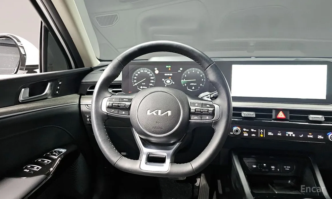 Фото 13 - Kia K5