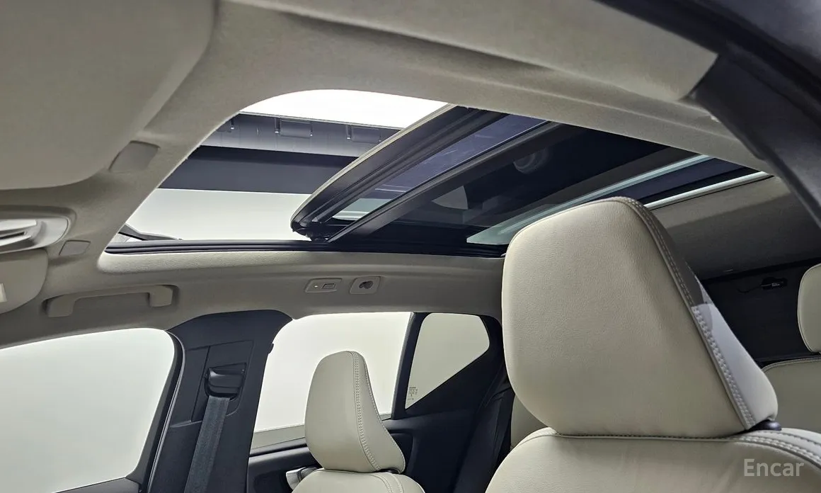 Фото 19 - Volvo XC40