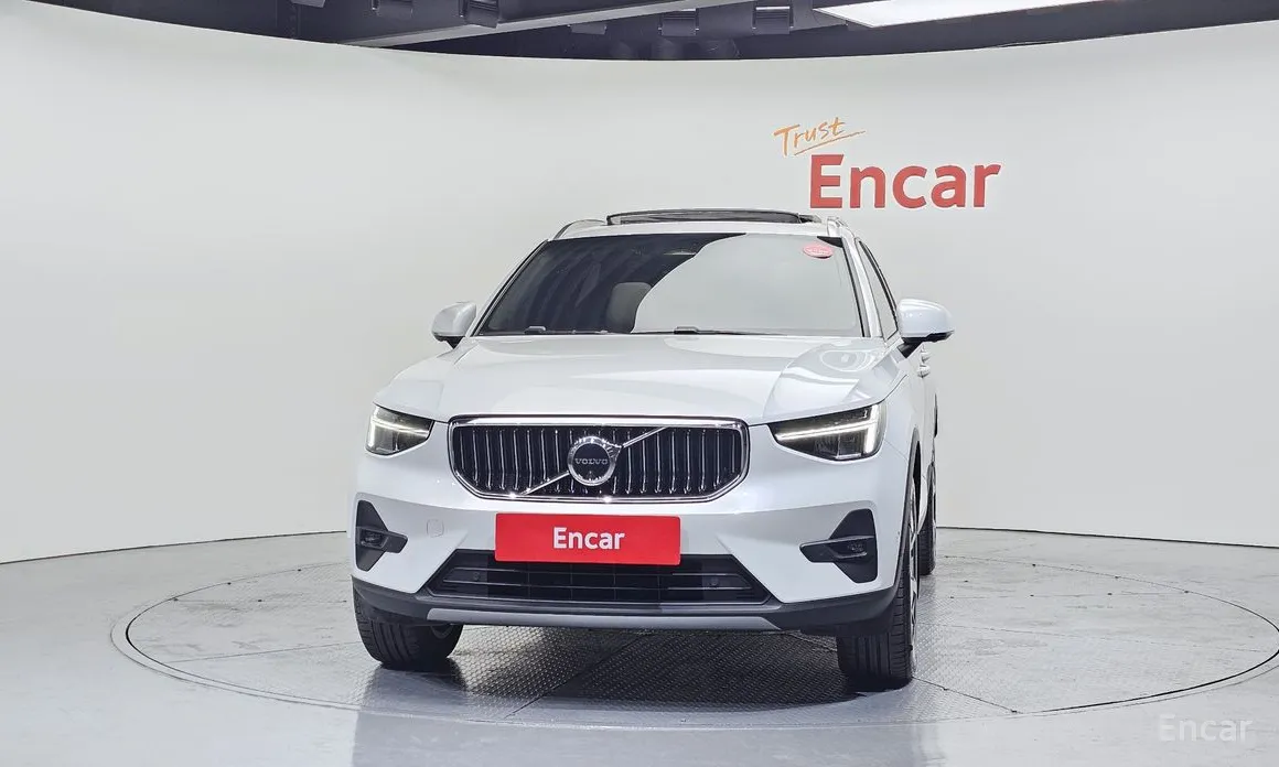 Фото 3 - Volvo XC40