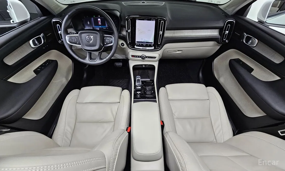 Фото 7 - Volvo XC40