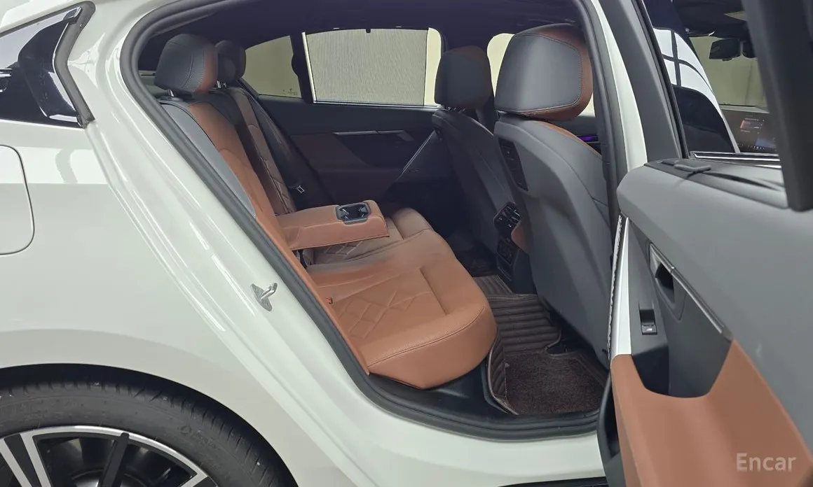 Фото 12 - BMW 5 Series