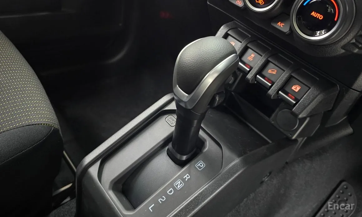 Фото 10 - Suzuki Jimny