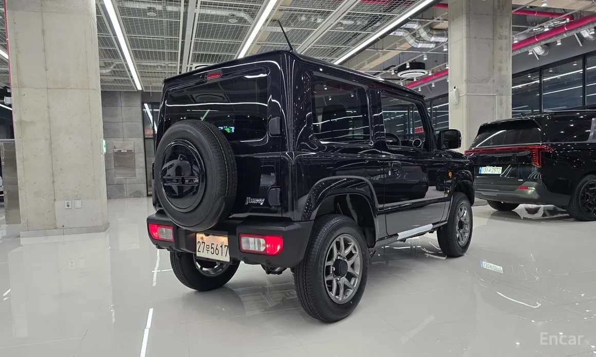 Фото 18 - Suzuki Jimny