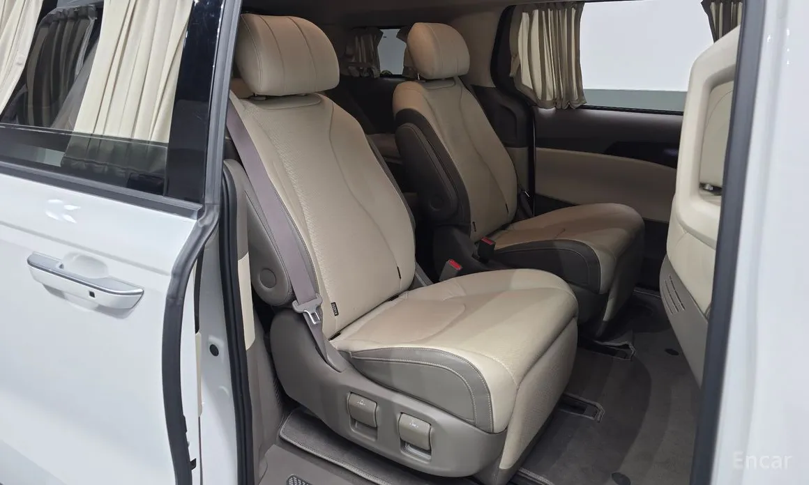 Фото 12 - Kia Carnival
