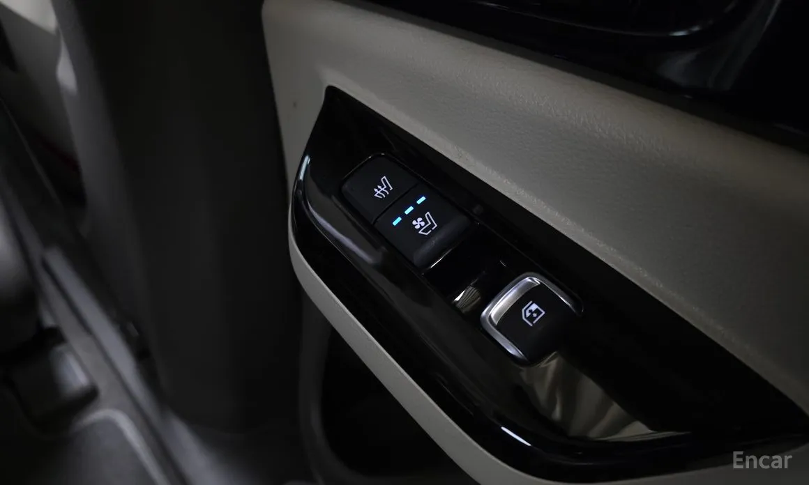 Фото 17 - Kia Carnival