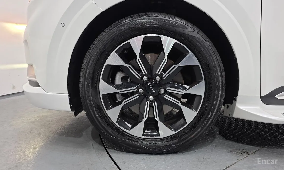 Фото 5 - Kia Carnival