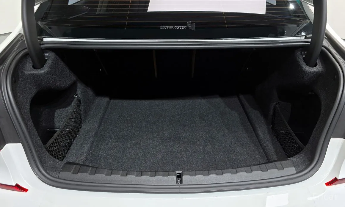 Photo 20 - BMW 3 Series