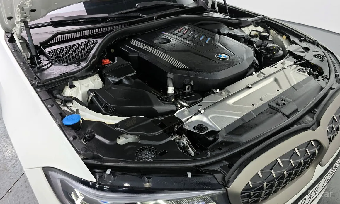 Photo 6 - BMW 3 Series