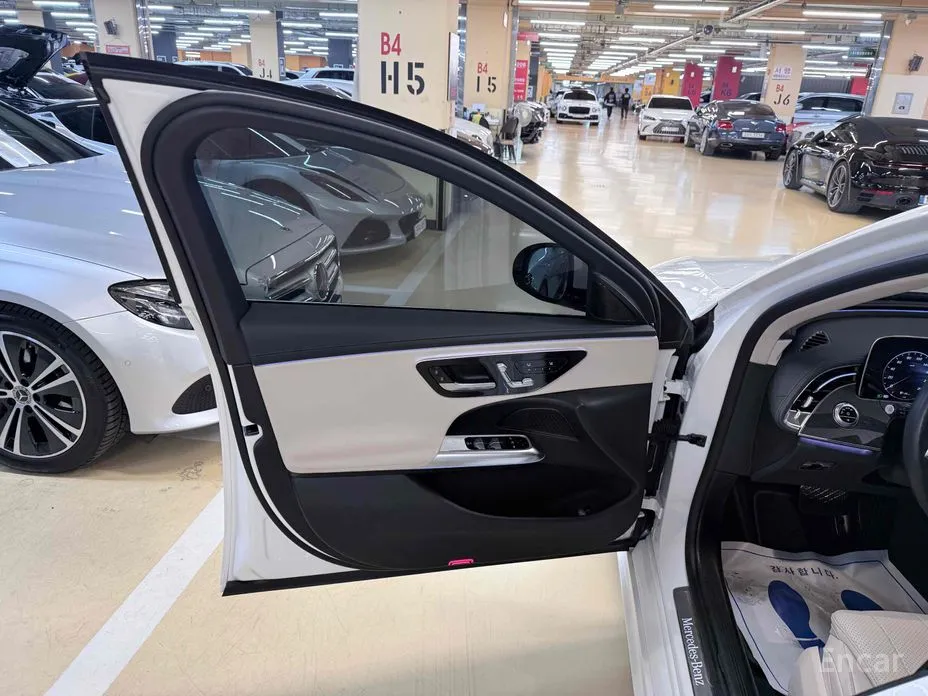 Фото 13 - Mercedes-Benz E-Class