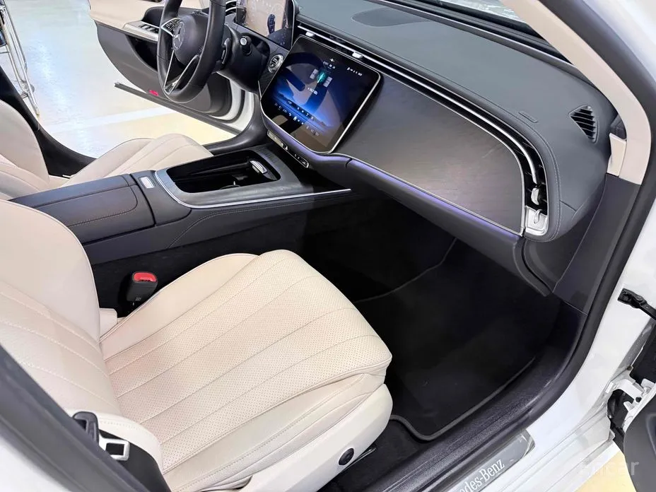 Фото 16 - Mercedes-Benz E-Class