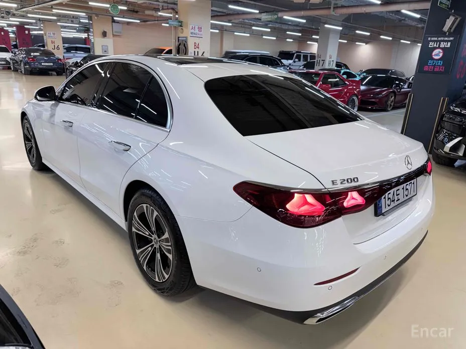 Фото 2 - Mercedes-Benz E-Class