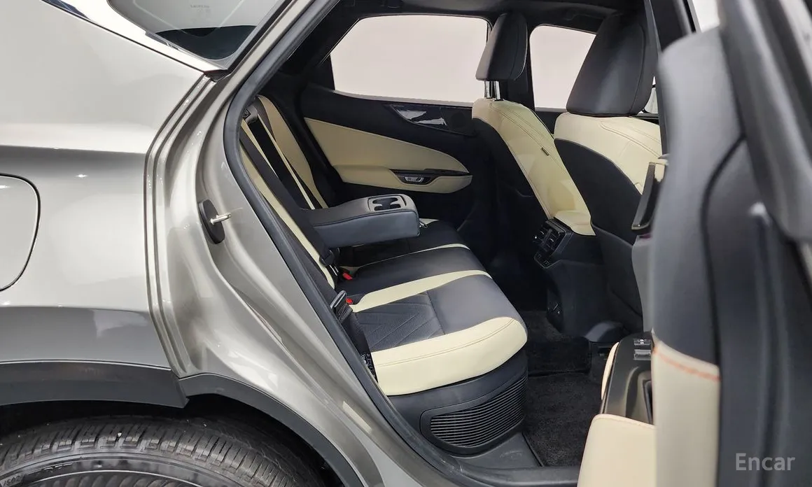 Фото 12 - Lexus NX