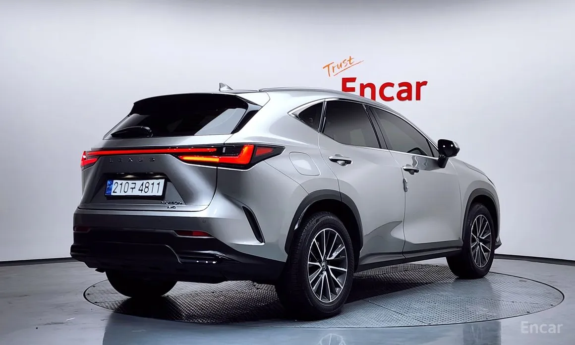 Фото 2 - Lexus NX