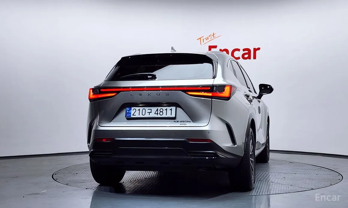 Фото 4 - Lexus NX