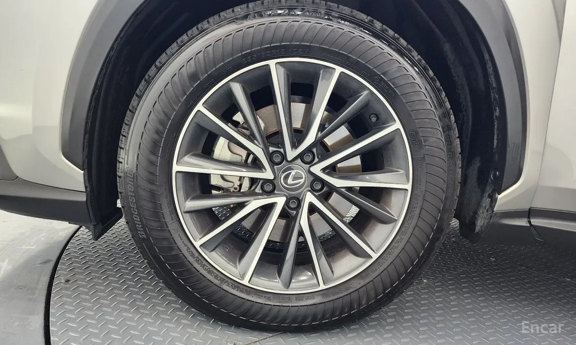 Фото 5 - Lexus NX